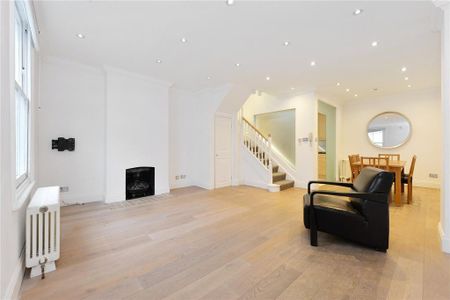 2 bedroom mews to rent - Photo 2