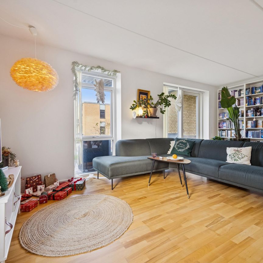 <b>Topklasse 3-værelses lejlighed med terrasse, have og egen parkeringsplads</b><br> - Foto 1