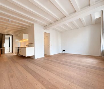 Appartement te huur in Brussel voor € 1.500 met 1 slaapkamer - Photo 1
