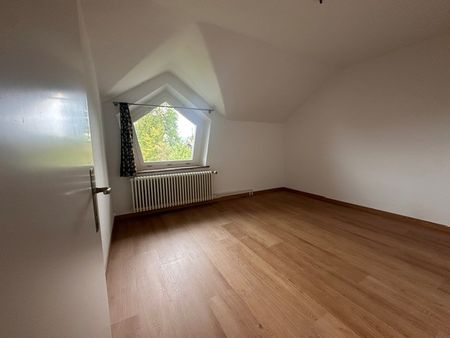 Charmante 5-Zimmer-Dachwohnung in Hausen am Albis - Foto 2
