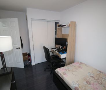 For Lease - 52 Vanhorne Close, Brampton, Ontario - Photo 4