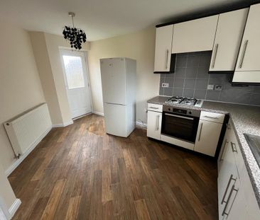 3 bedroom semi-detached house to rent - Photo 5