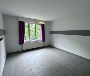 Appartement met 2 slaapkamers en terras - Photo 2