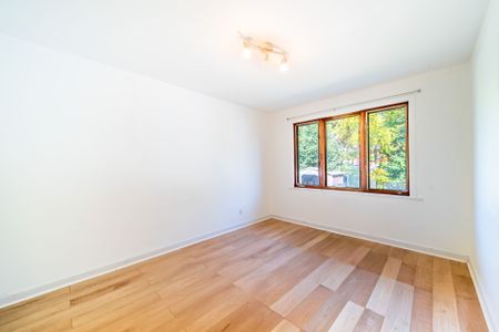 For Lease - 533 Browning Avenue, Alta Vista and Area, Ontario - Photo 3