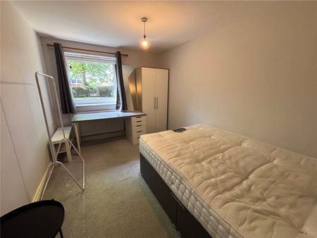 3 bedroom apartment to rent The Deansgate, 1 Whiteoak Road, Manchester, M14 - Photo 4