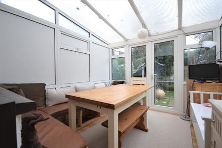 1 bedroom in a house share to rent - Photo 2