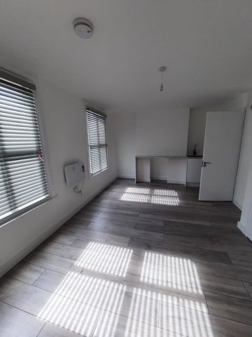 Studio Flat, Sandhurst Road, SE6 - Photo 5