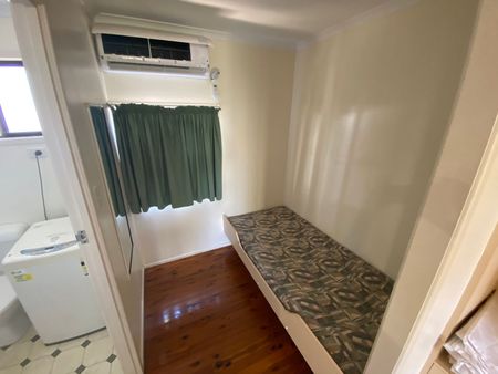 FURNISHED & SELF CONTAINED UNIT - Photo 2