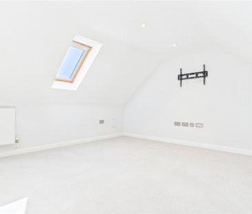 6 bedroom detached house to rent - Photo 2