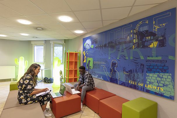 Creteil, 9 avenue F.Mitterrand, 94000 Creteil - Photo 1