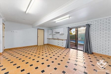 IDEAL FOR SINGLE OR COUPLE â ALL BILLS INCLUDED - Photo 2