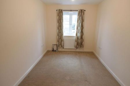 3 bedroom semi-detached house to rent - Photo 2