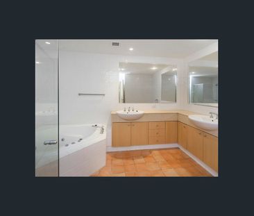 Hidden Treasure on Golf Course - Photo 3