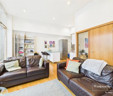 1 bedroom penthouse to rent - Photo 2