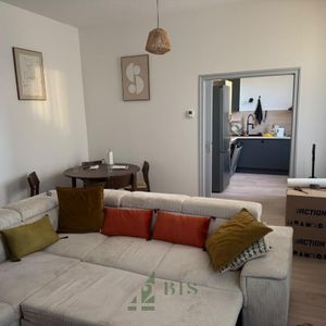 Location Appartement 3 pièces 63m² RIORGES 42153 - Photo 2