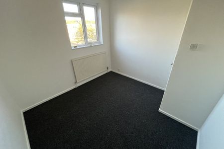 Edith Cavell Close - Photo 3