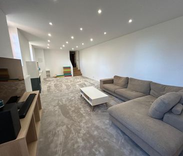 Location maison 6 pièces 351.81 m2 à Èvres - Photo 2