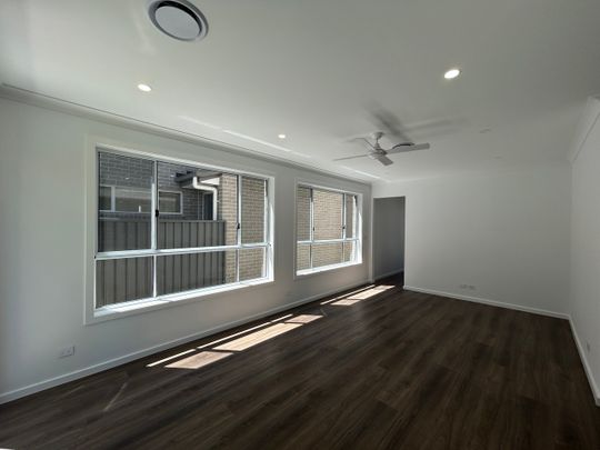 21 Garforth Glade Marsden Park - Photo 1