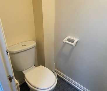 St. Johns Road, Sheffield, Laughton - Photo 6