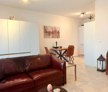 Appartement te huur in Lanaken voor € 970 met 1 slaapkamer - Photo 3
