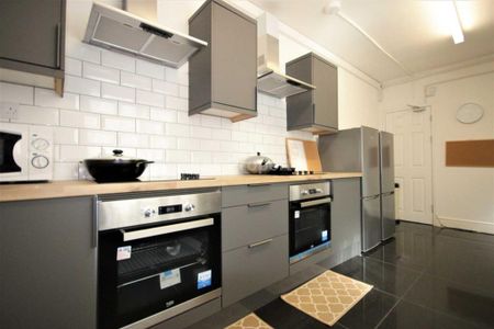 1 bedroom in a house share to rent - Photo 3