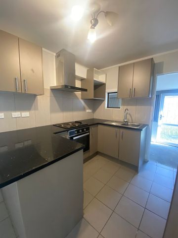 MANUREWA, 2 BEDROOMS - Photo 5