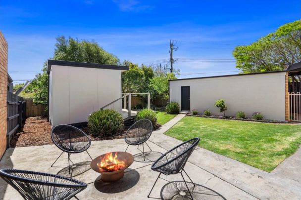 Gorgeous 3 Bedroom Home with Separate Home Office - Photo 1