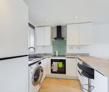 1 bedroom semi-detached house to rent - Photo 4