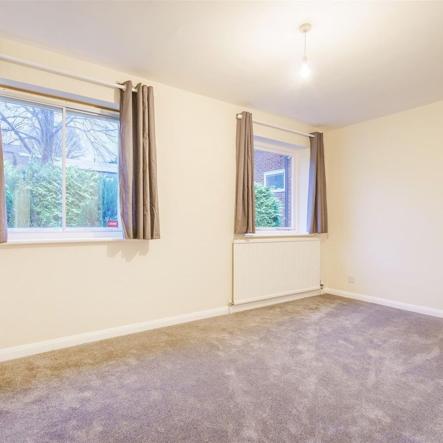 Terry Orchard, High Wycombe - Photo 1