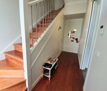 2/8 Chaleyer Street, Reservoir - Photo 2