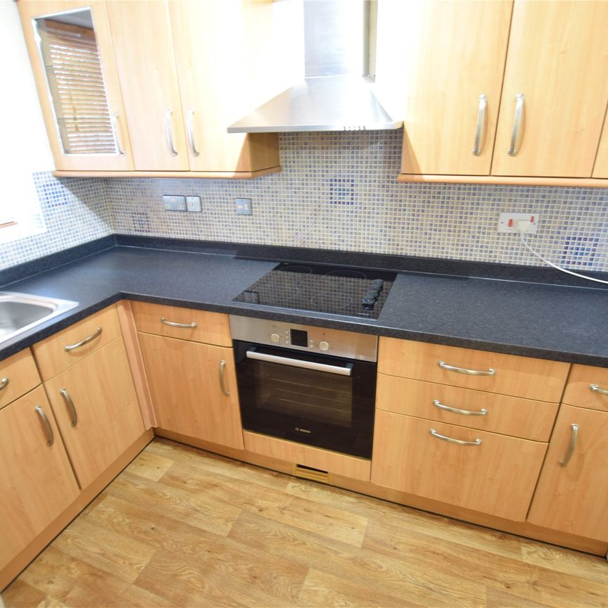 Statham Court, Bracknell Statham Court, Bracknell - Photo 1