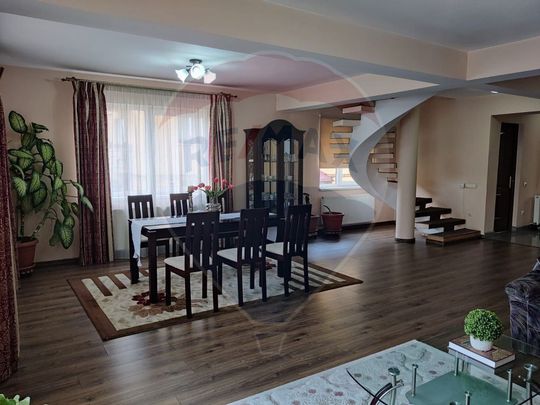 Casă / Vilă cu 4 camere de închiriat în zona Dambul R... - Fotografie 1