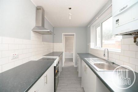 3 bedroom terraced house to rent - Photo 5