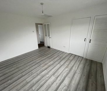 Maes Maddock, Gorseinon, SWANSEA - Photo 2