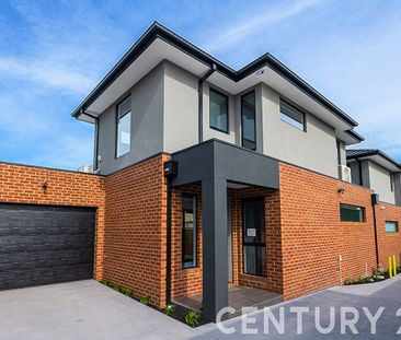 Modern Spacious Townhouse - Photo 1