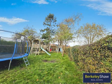 3 bedroom semi-detached house to rent - Photo 4