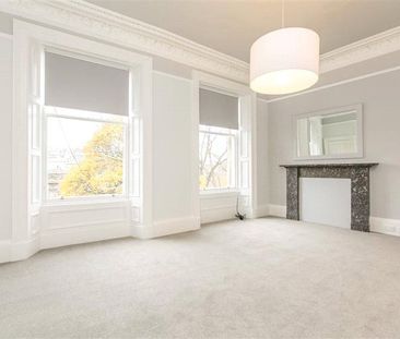 4 bedroom flat to rent - Photo 1