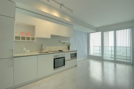 For Lease - 5 Buttermill Avenue Unit# 4807, Vaughan, Ontario - Photo 3