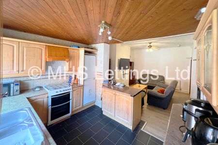 7 Bedroom Mid Terraced House for rent in Brudenell Mount - Photo 5