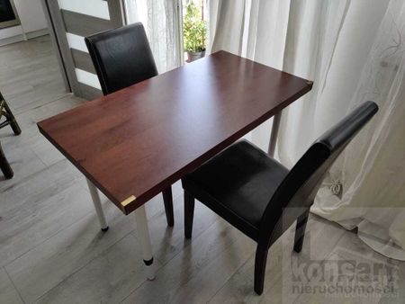 Umeblowana kawalerka z balkonem na wynajem - Zdjęcie 2