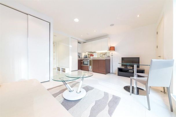 Studio to rent - Photo 1