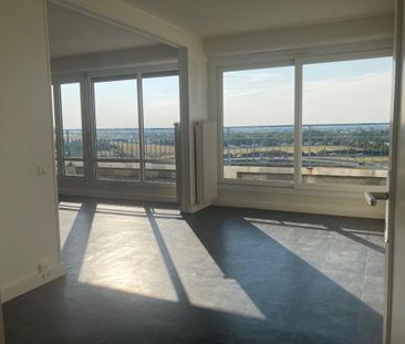 Location Appartement 4 pièces 109m² LA ROCHELLE 17000 - Photo 6