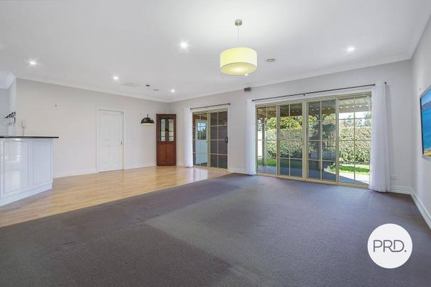 AMAZING LOCATION, STUNNING TOWNHOUSE! - Photo 1