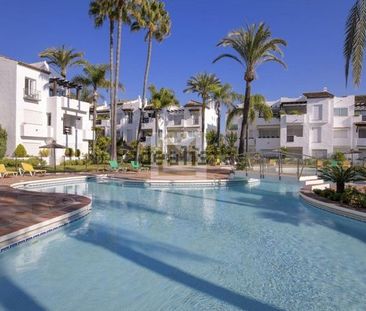 Alquiler de piso en Calle Trajano, 22 - Photo 1