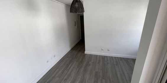 Location Appartement 1 pièce 22m² ST DENIS 97400 - Photo 3