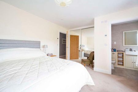 Glemsford, Sudbury, Suffolk, CO10 - Photo 2