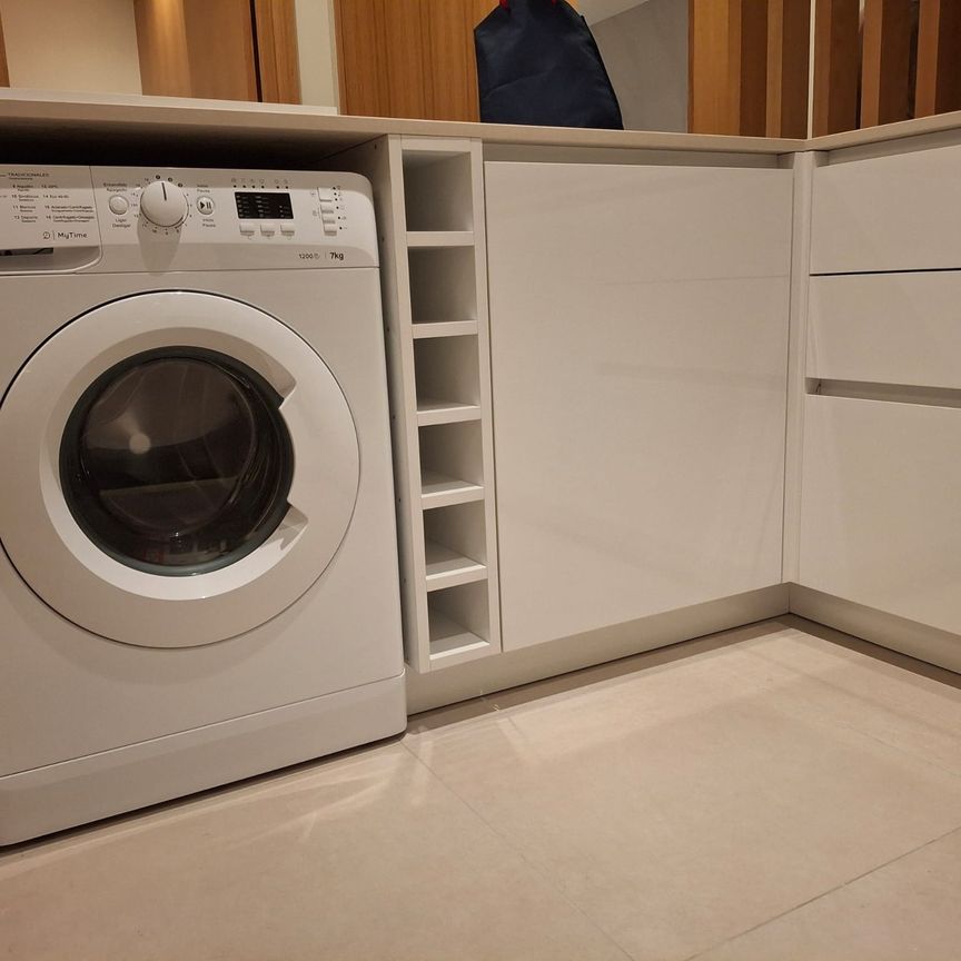 Apartamento T1 mobilado, com lugar de garagem e arrumo no centro de Aveiro! - Photo 1