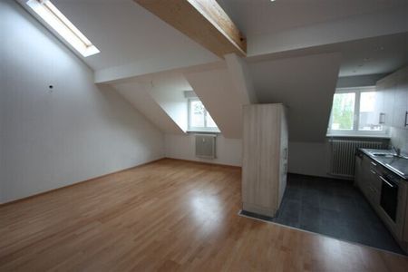 Appartement mansardé moderne, lumineux et spacieux - Photo 4