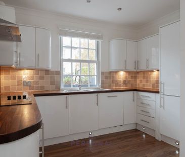 College Road, Epsom - Photo 1