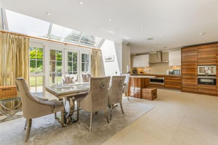 6 bedroom detached house to rent - Photo 5